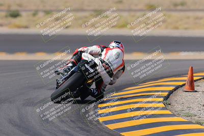 media/Oct-08-2022-SoCal Trackdays (Sat) [[1fc3beec89]]/Turn 11 Backside (1145am)/